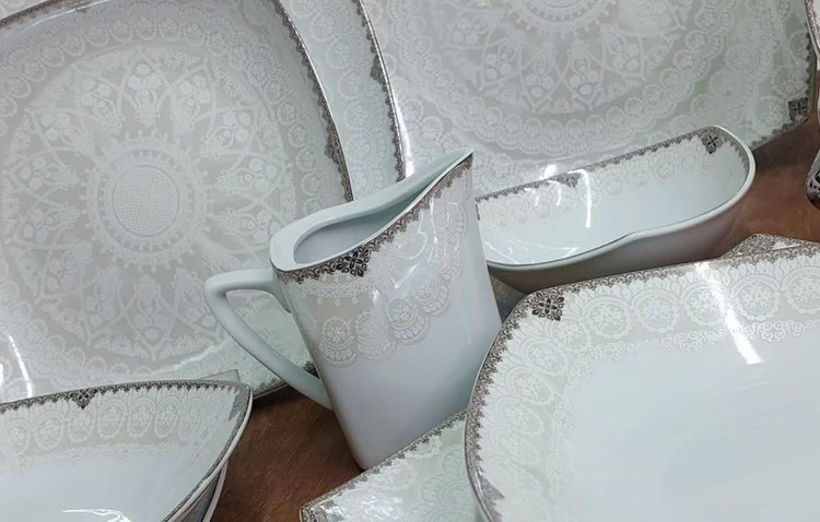 سرویس غذا خوری چینی پردیس ۱۰۵ پارچه ۱۲ نفره گل پلاتین