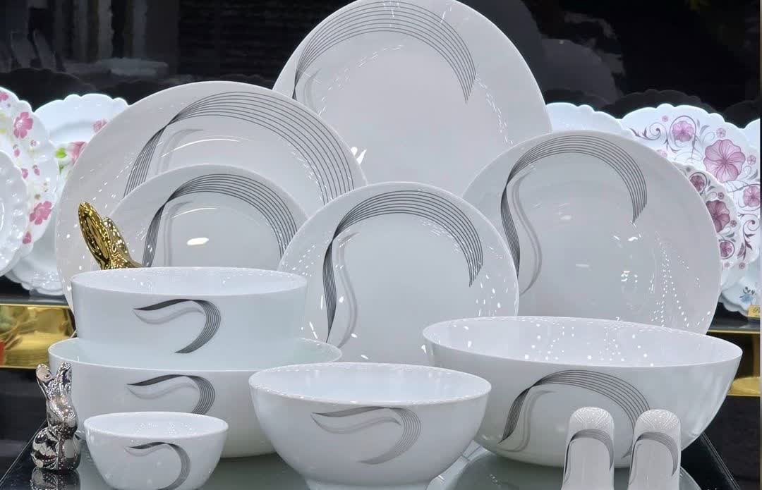 سرویس 26 پارچه آرکوپال، قالب گرد، طرح شمل مشکی