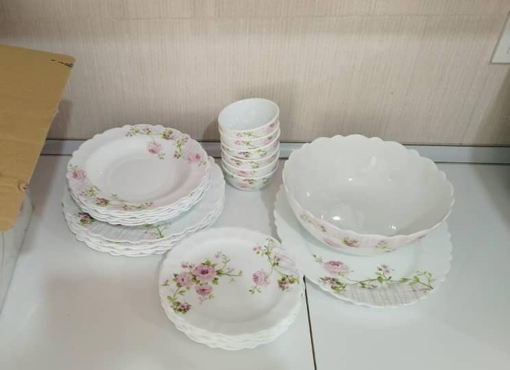 سرویس غذا خوری ۲۶ پارچه سارا صورتی کنگره برند آیروپال