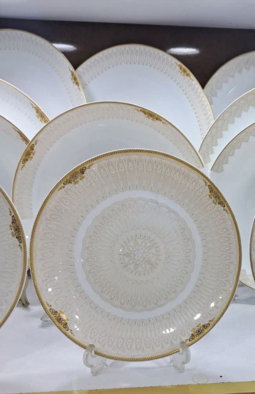 سرویس غذا خوری 26 پارچه، طرح سنتی چینی، زمینه کرم با تزئین طلا