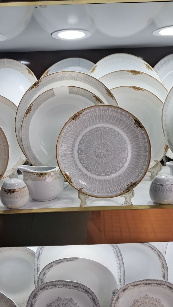 سرویس غذاخوری 26 پارچه، طرح چینی، زمینه طوسی با تزئین طلا