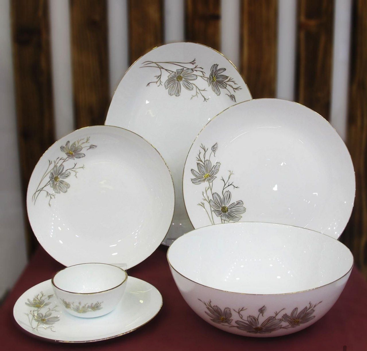 سرویس  غذاخوری آرکوپال 26 پارچه گرد ژالین لب طلا طوسی