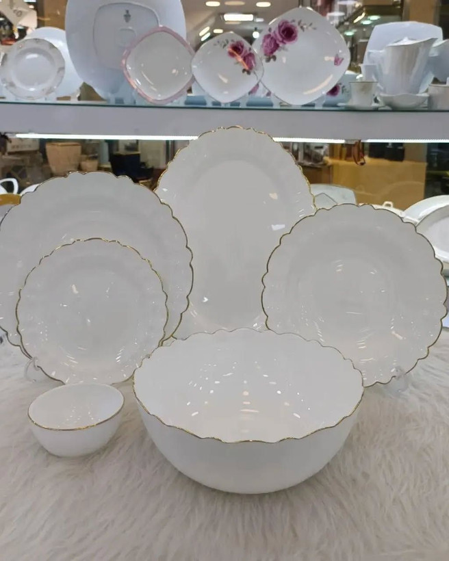 سرویس غذا خوری ۲۶ پارچه قالب کنگره لب طلا