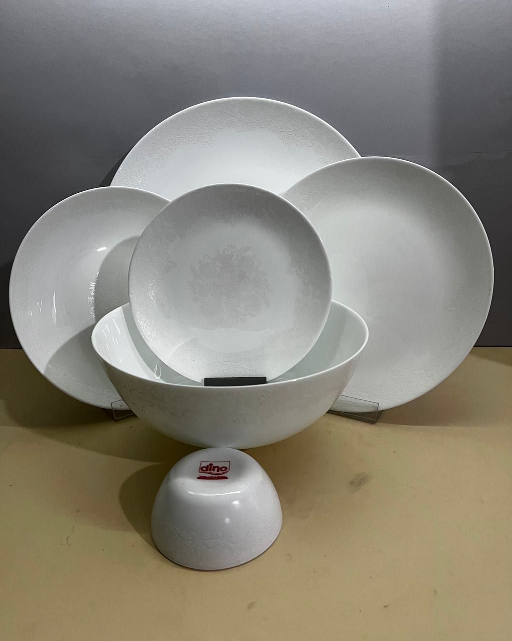 سرویس غذا خوری 26 پارچه قالب گرد طرح گل برجسته یوتا