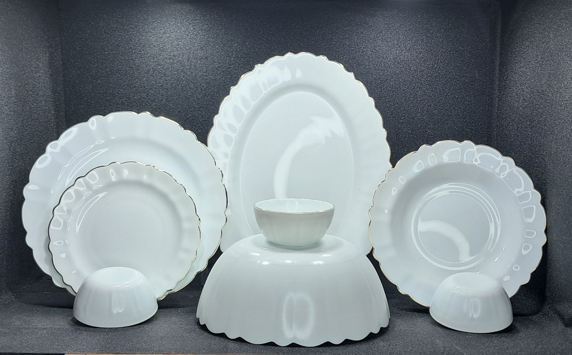 سرویس غذا خوری 26 پارچه قالب کنگره لب طلا