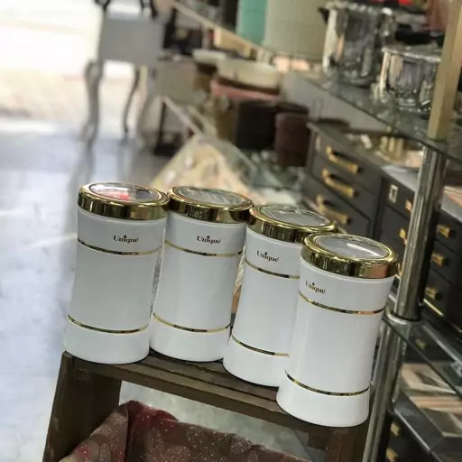 ست آشپزخانه 18 پارچه کمرباریک سفید درب طلایی کد : 4694
