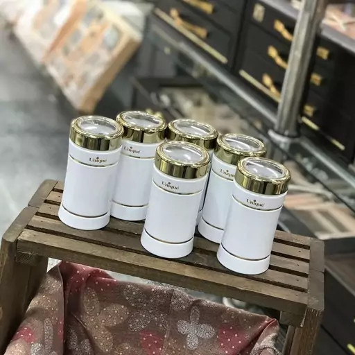 ست آشپزخانه 18 پارچه کمرباریک سفید درب طلایی کد : 4694