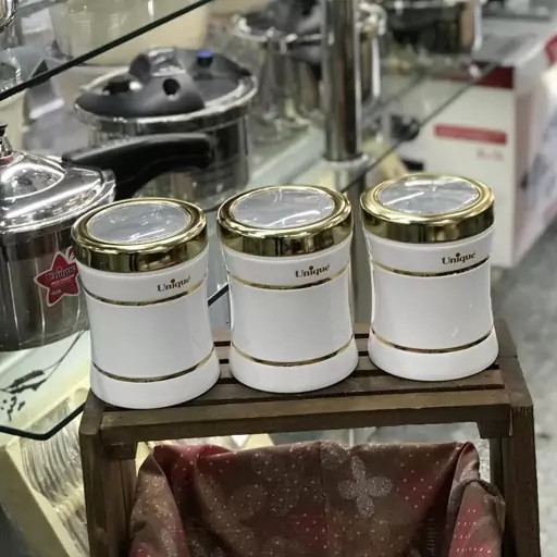 ست آشپزخانه 18 پارچه کمرباریک سفید درب طلایی کد : 4694