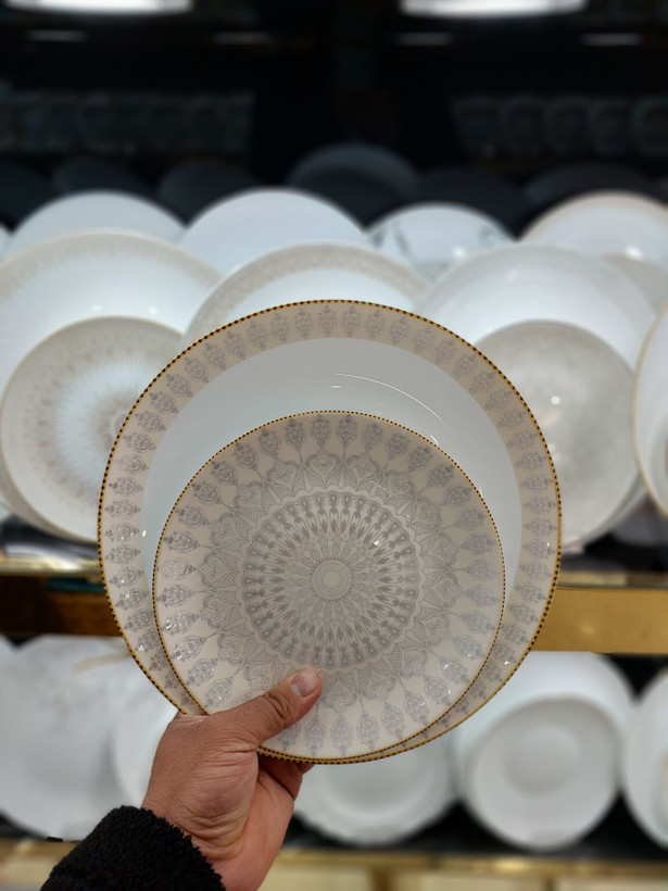 سرویس غذا خوری 26 پارچه طرح چینی نسترن عسلی و فیروزه
