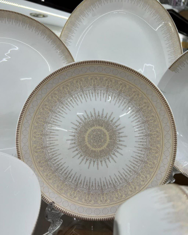 سرویس غذا خوری 26 پارچه طرح چینی سان عسلی