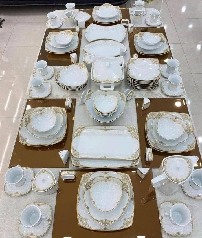 سرویس غذا خوری چینی پردیس ۱۰۵ پارچه ۱۲ نفره گل طلایی