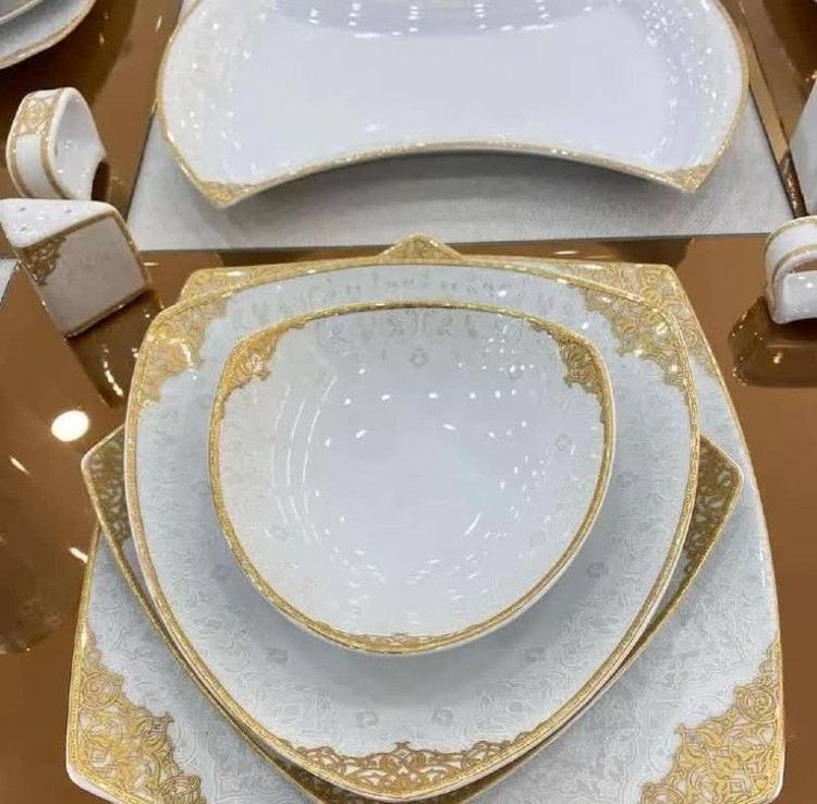 سرویس غذا خوری گل طلایی چینی پردیس ۱۰۵ پارچه ۱۲ نفره