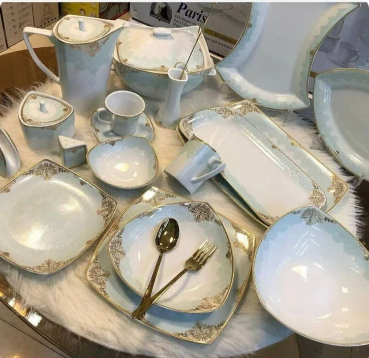 سرویس غذا خوری چینی پردیس ۱۰۵ پارچه ۱۲ نفره گل طلایی
