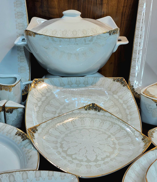 سرویس غذا خوری چینی پردیس ۱۰۵ پارچه ۱۲ نفره گل طلایی