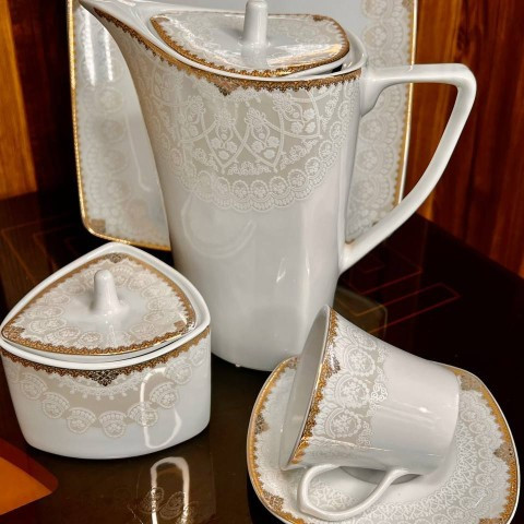 سرویس غذا خوری چینی پردیس ۱۰۵ پارچه ۱۲ نفره گل طلایی