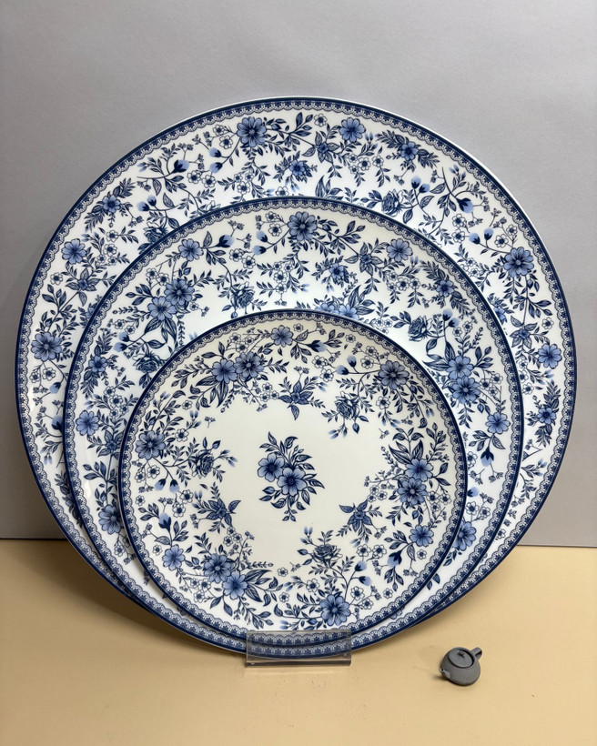 سرویس غذا خوری آرکوپال ۲۶ پارچه دینو گل سرمه ای