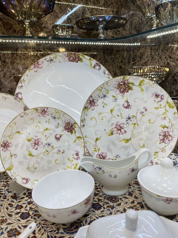 سرویس غذا خوری ۲۶ پارچه طرح چینی گل عروس صورتی