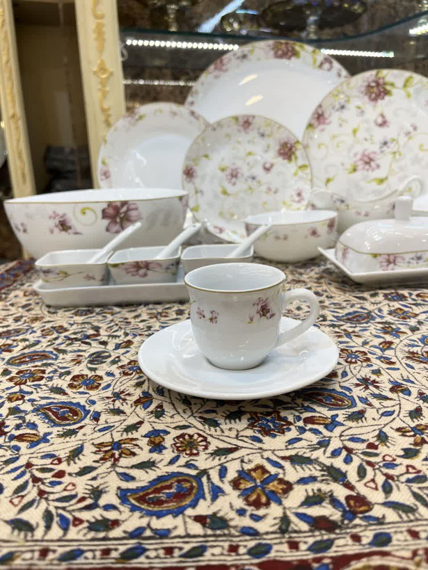 سرویس غذا خوری ۲۶ پارچه طرح چینی گل عروس صورتی