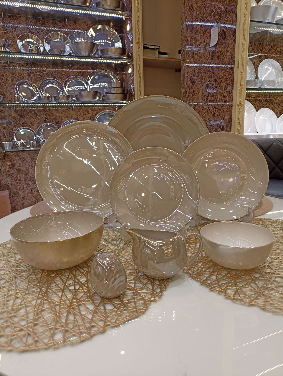 سرویس غذا خوری 26 پارچه قالب گرد شامپاین
