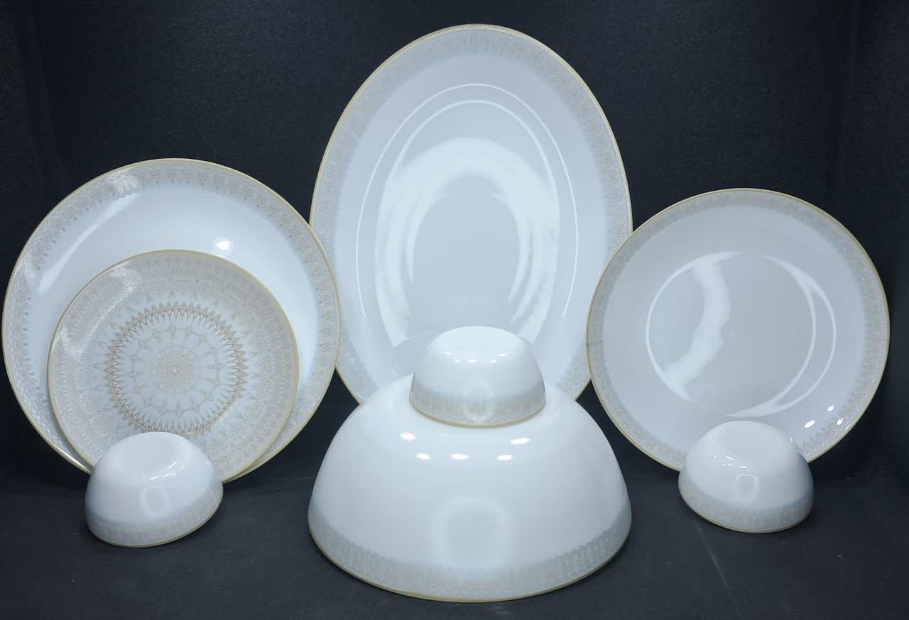 سرویس غذا خوری ۲۶ پارچه ۶ نفره آرکوپال مقصود طرح چینی