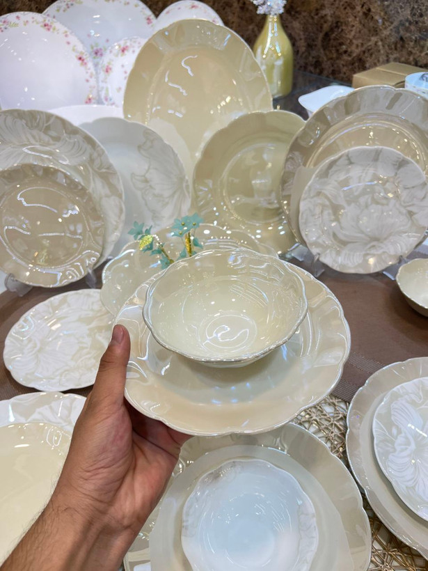 سرویس غذاخوری ۱۲ نفره نیلوفری ترکیب گل فلاور کره ای و کره ای ساده