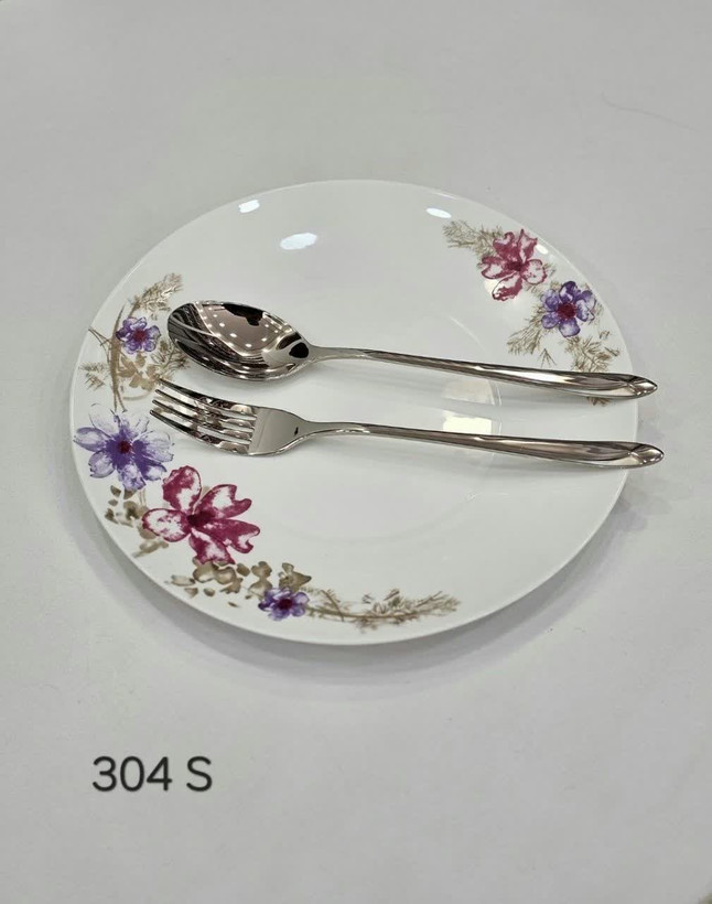 سرویس قاشق و چنگال ۱۸ نفره کد ۳۰۴