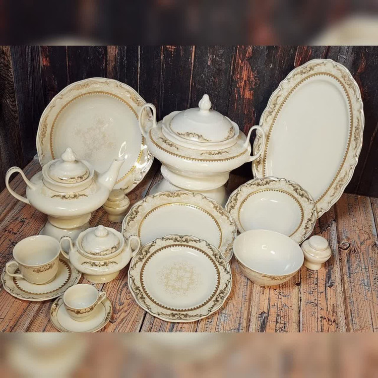 چینی بن چاینا ایزابل ۹۸ پارچه ۱۲ نفره طرح نلین طلایی